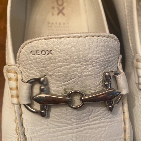 Geox Respira White Leather Driving Moccasin with Snaffle Bit Hardware Size 8 EUC - Picture 2 of 8